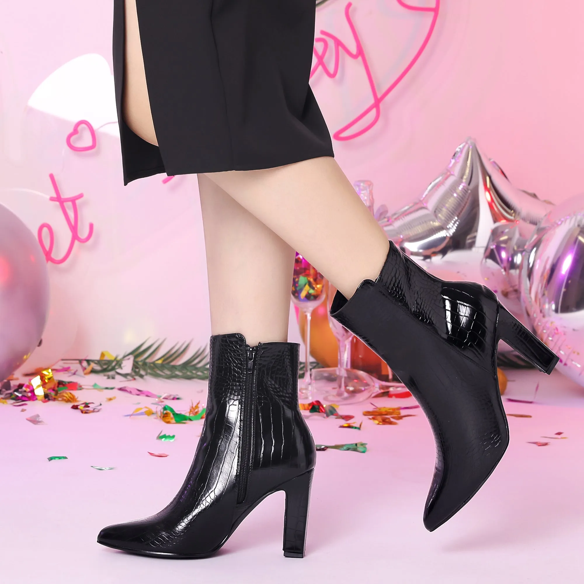 Crocodile Printed Pointed Toe Chunky Heel Ankle Boots