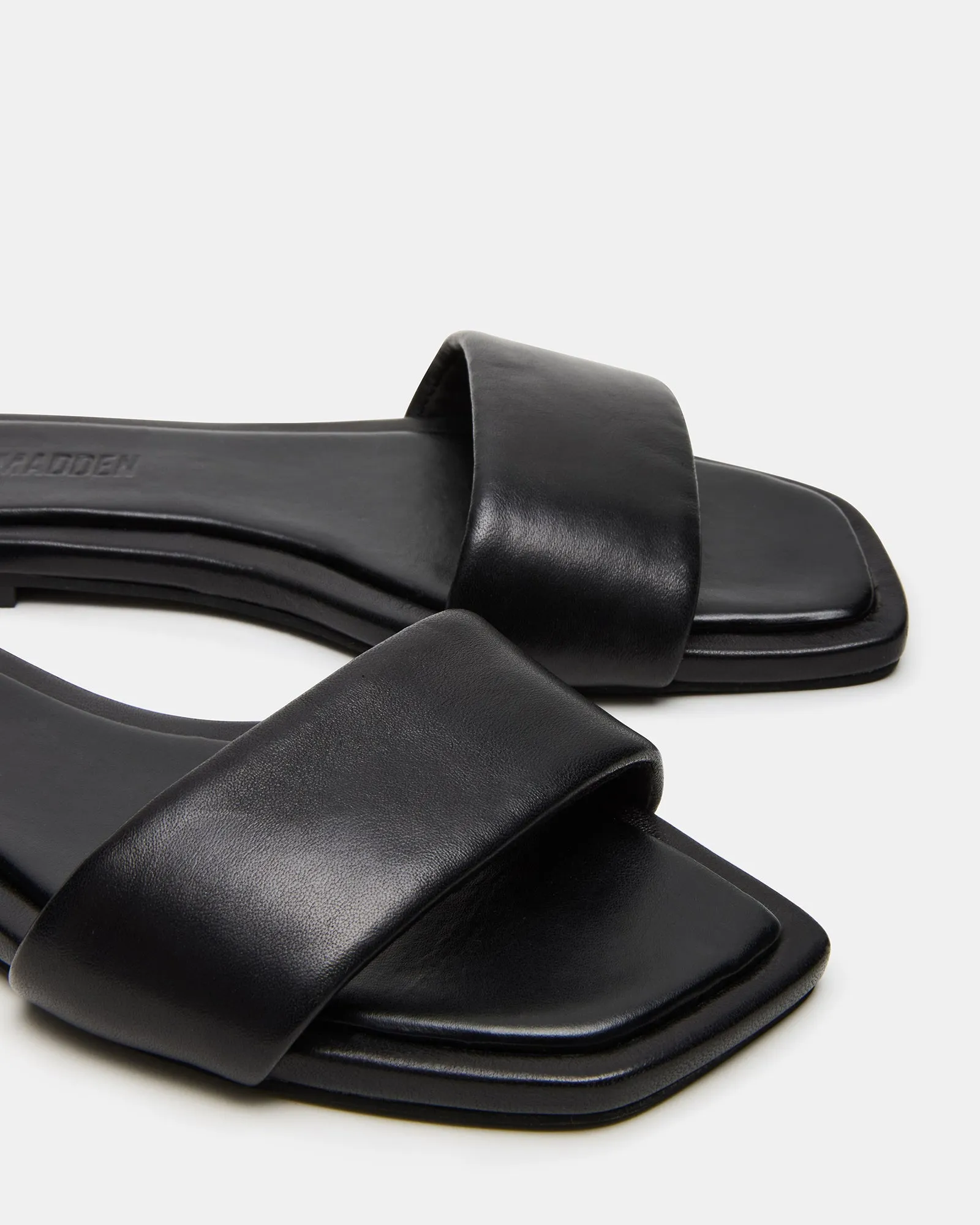 LUMINA BLACK LEATHER