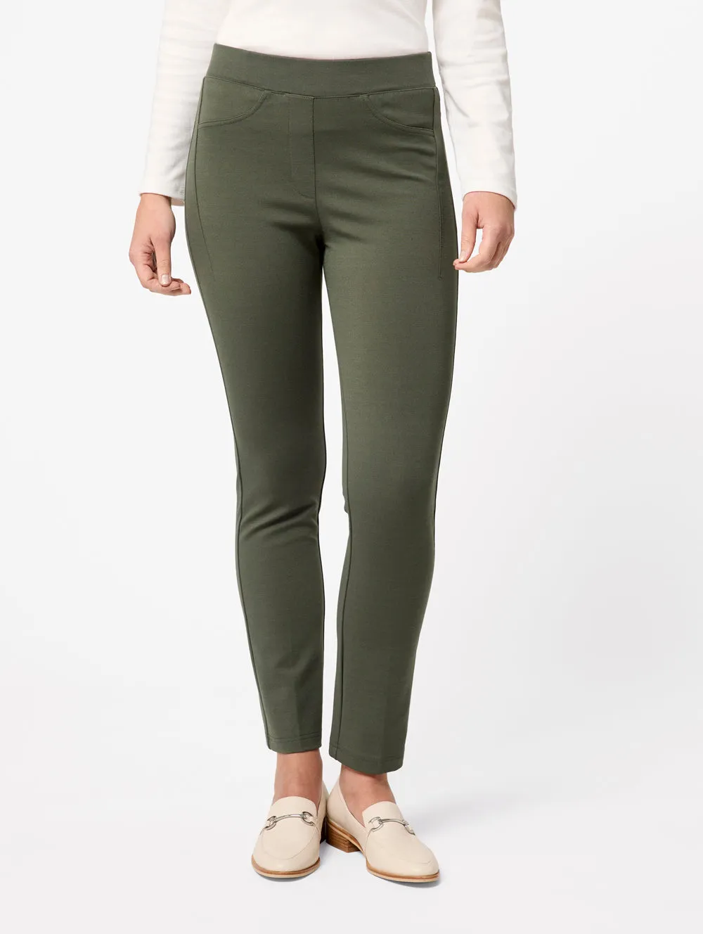 Moda Slim Leg Short Pant