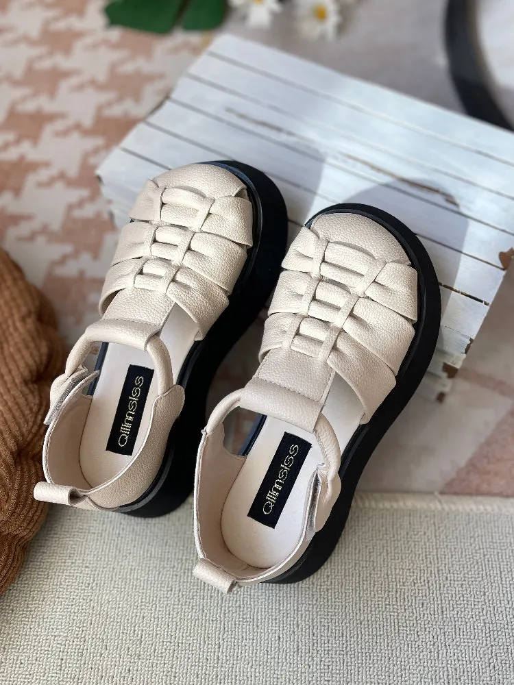Women Vintage Round Toe Lightweight Hollow Woven Sandals