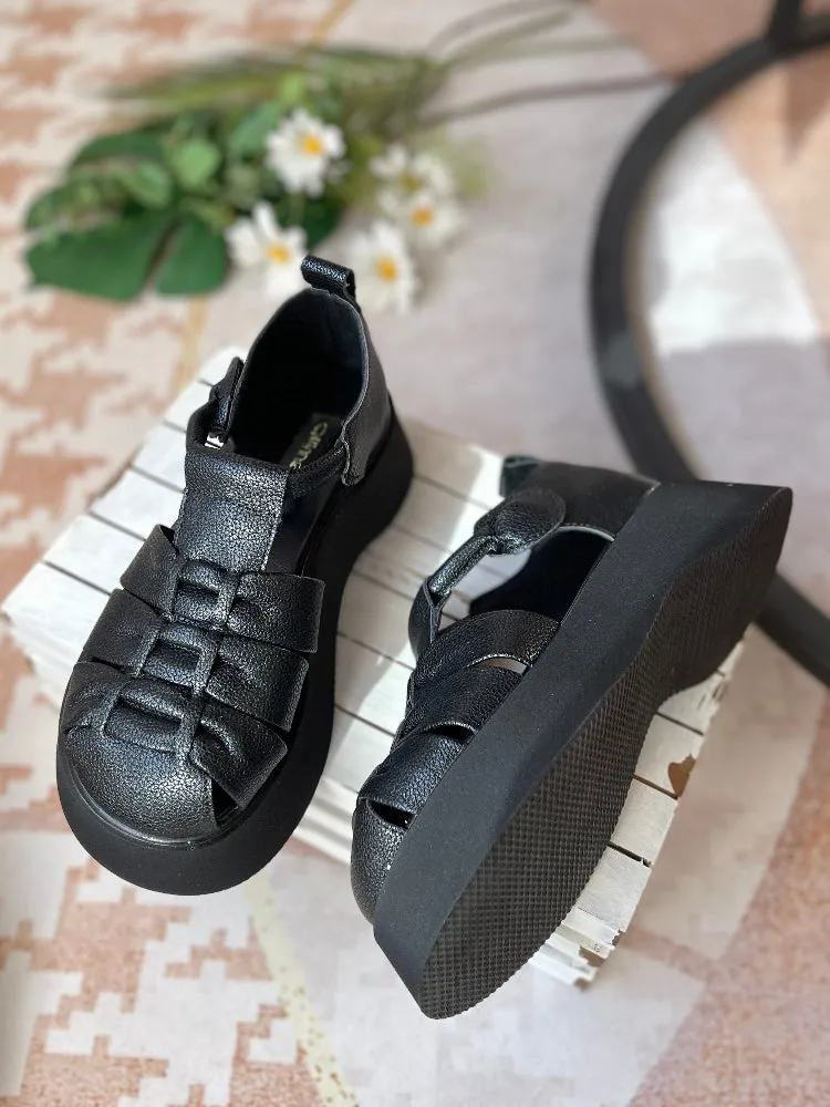 Women Vintage Round Toe Lightweight Hollow Woven Sandals