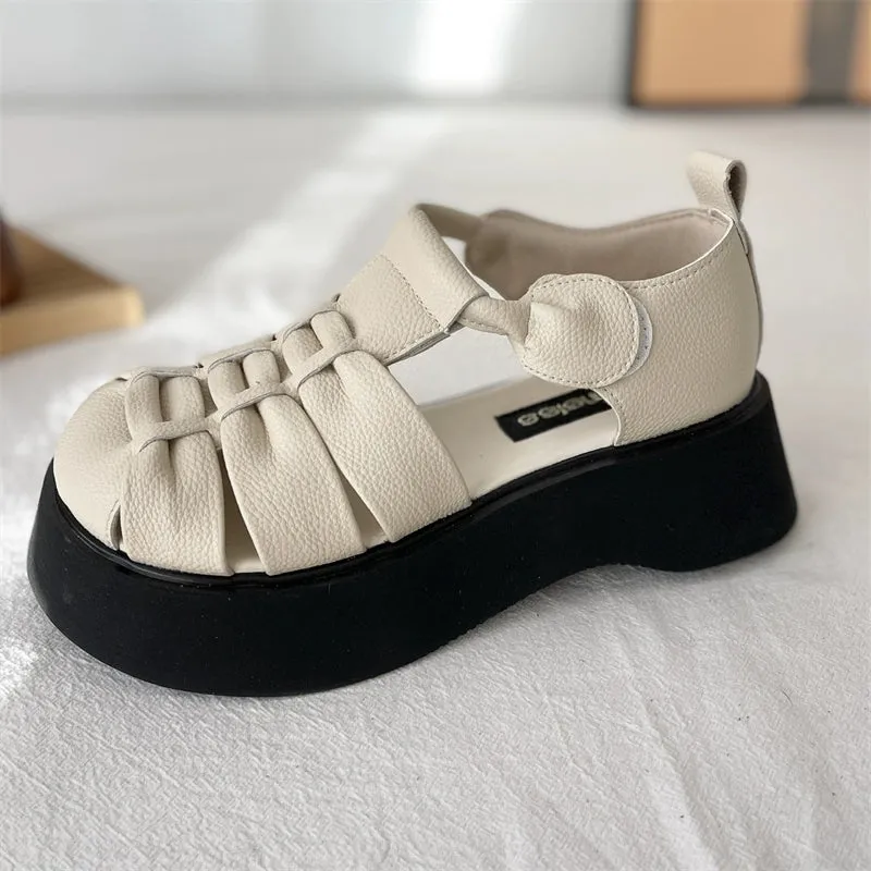 Women Vintage Round Toe Lightweight Hollow Woven Sandals